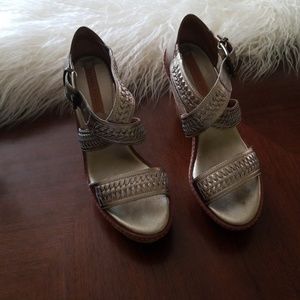 Banana republic lt gold wedges
